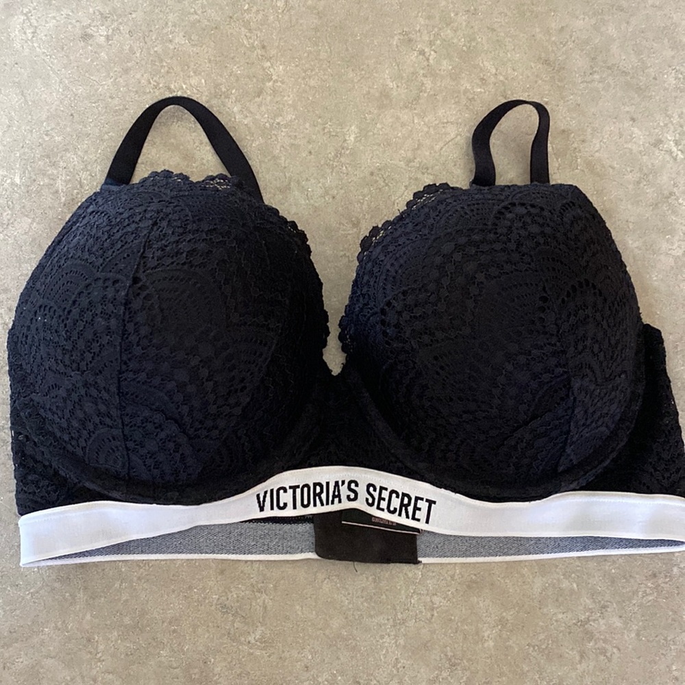 Victoria’s Secret bra size 38D